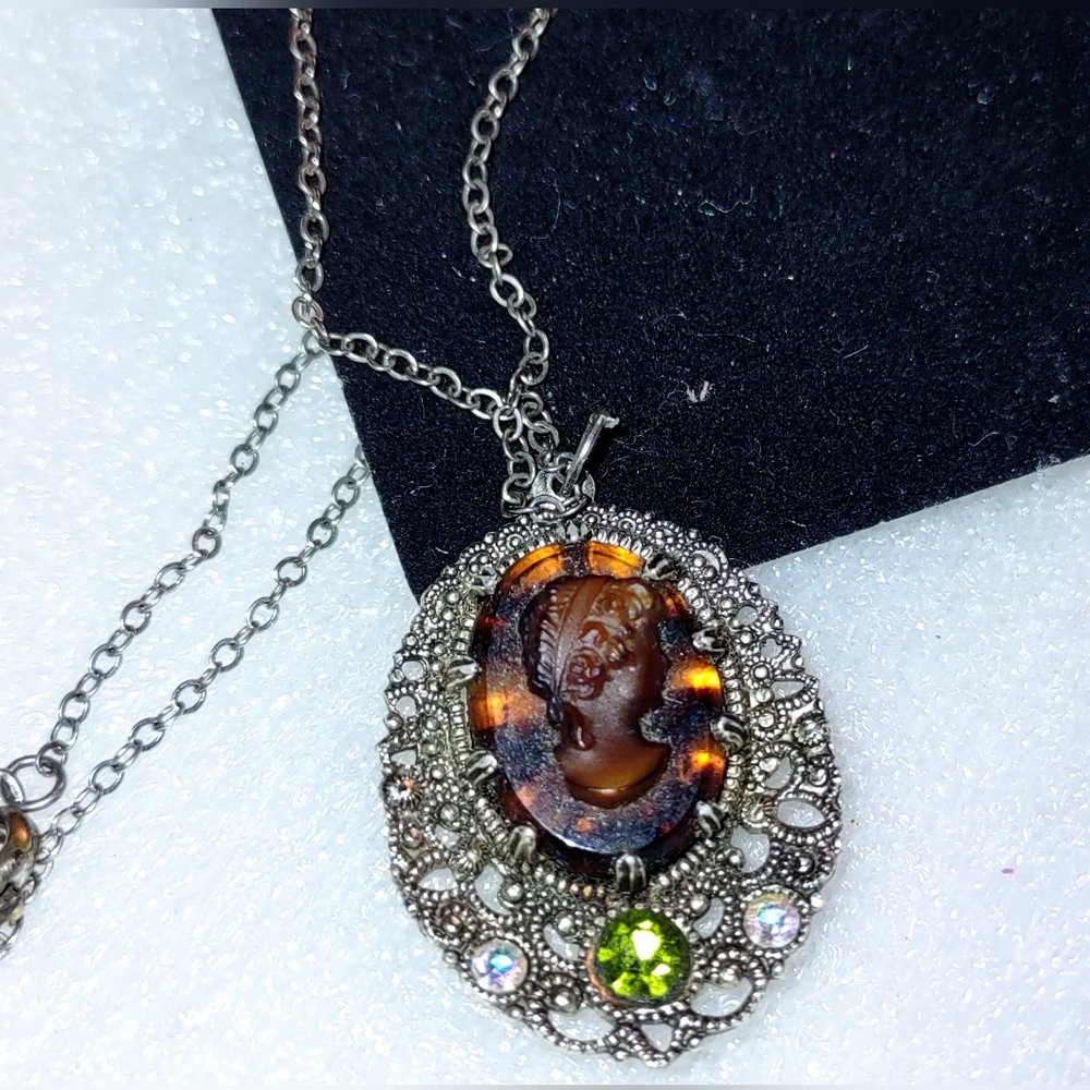 Cameo Pendant Necklace Root Beer Colored Face w/ Peridot